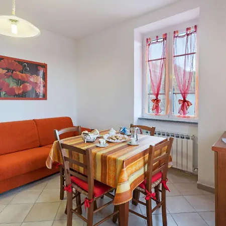 Traditional Holiday In With Private Terrace