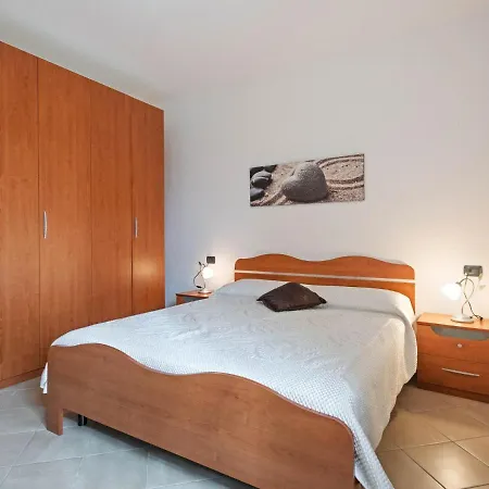 Vakantiehuis Traditional Holiday In With Private Terrace Moneglia