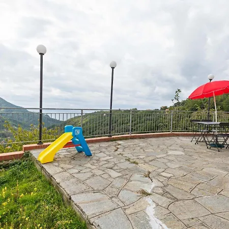 Traditional Holiday In With Private Terrace